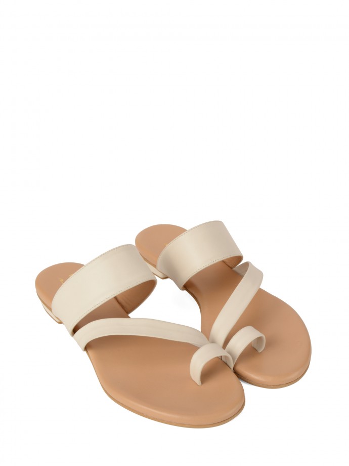 Toe sandal with straps