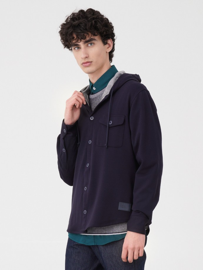 Sobrecamisa con capucha