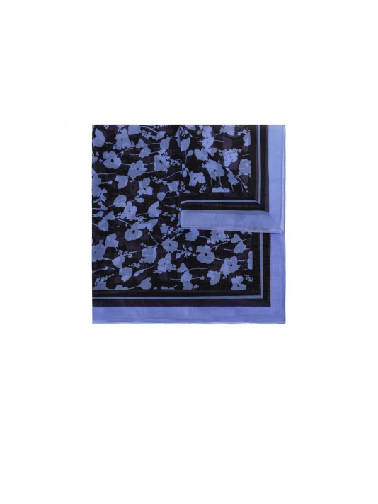 Scarf with floral motifs