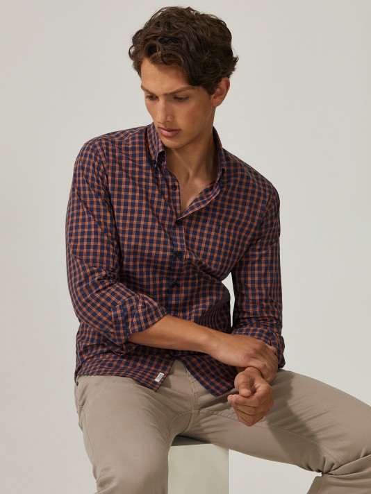 Camisa slim fit em padro de xadrez