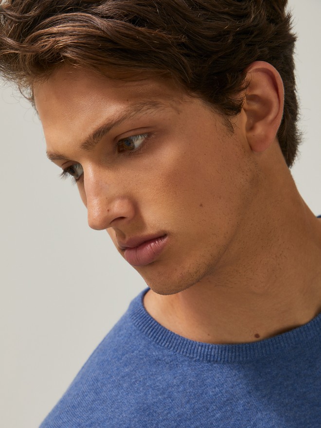 Camisola com decote redondo
