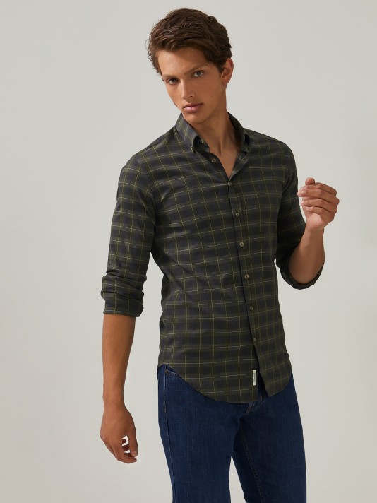 Camisa slim fit em padrão de xadrez Decenio