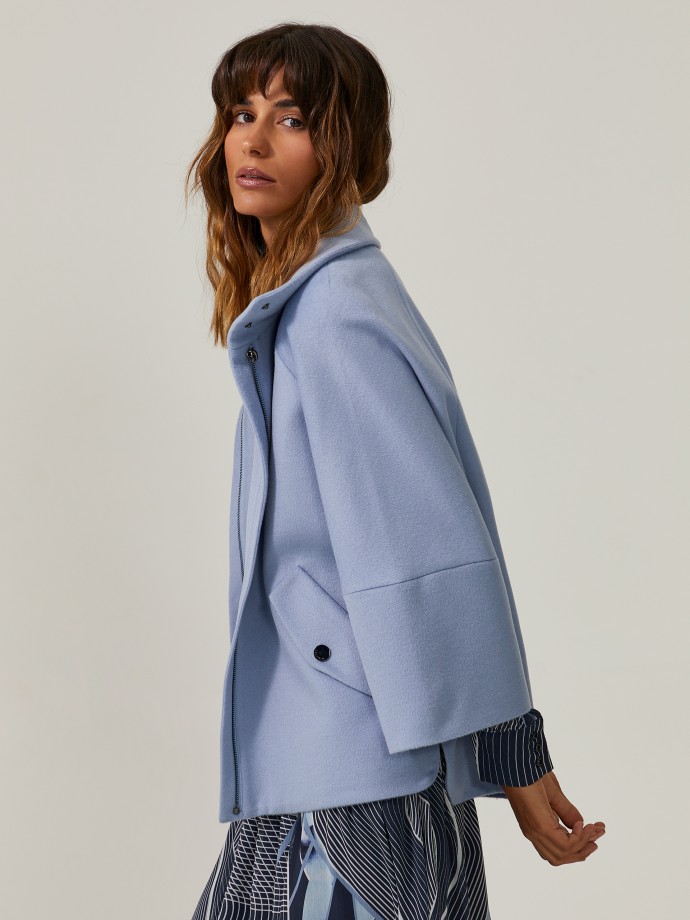 Short wool cape