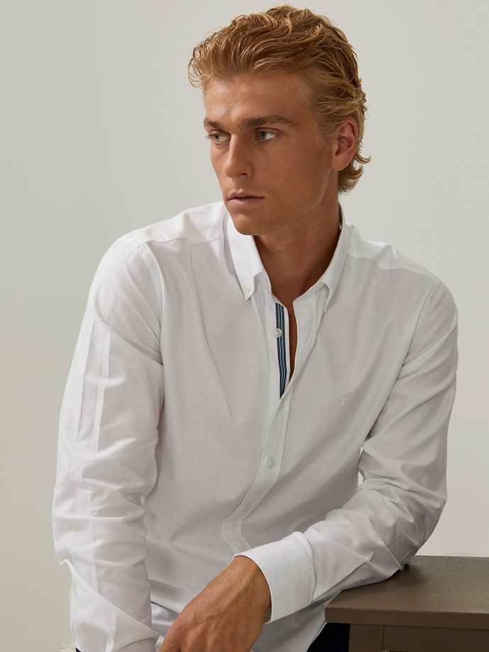 Camisa regular fit em oxford Camisa regular fit em oxford