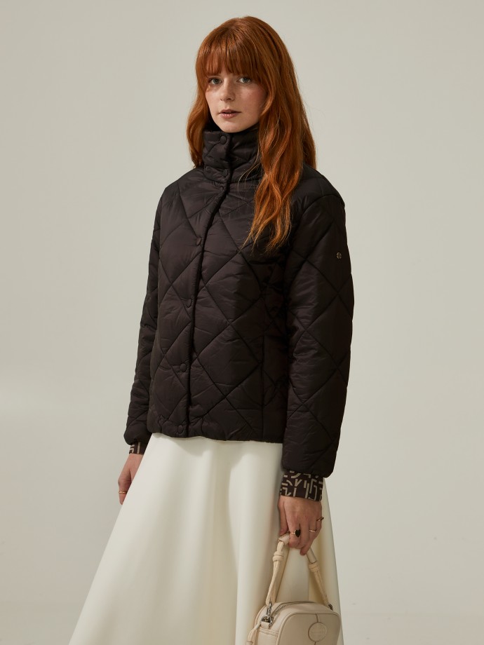 Short quilted jacket