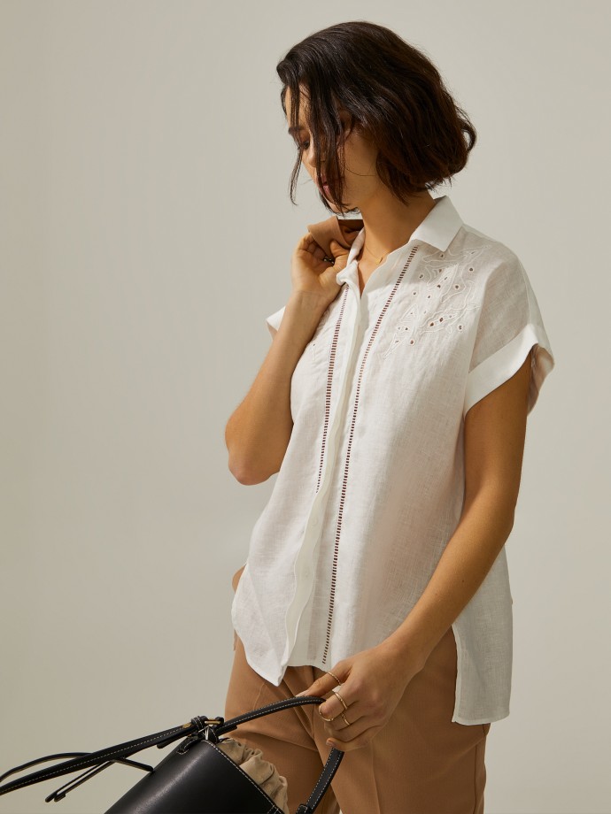 Linen shirt with embroidery