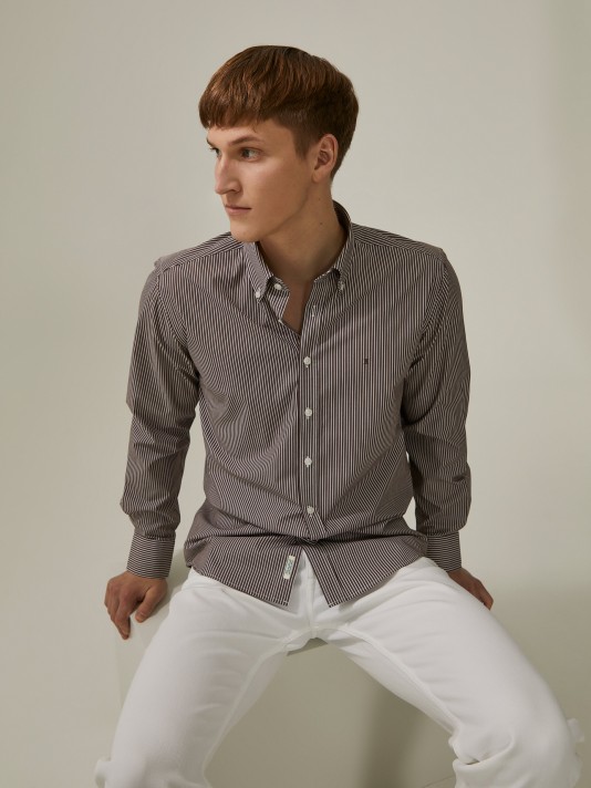 Camisa regular fit com riscas
