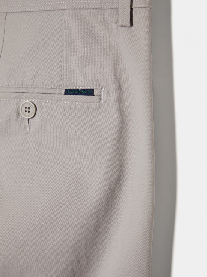 Calas chino regular fit em sarja