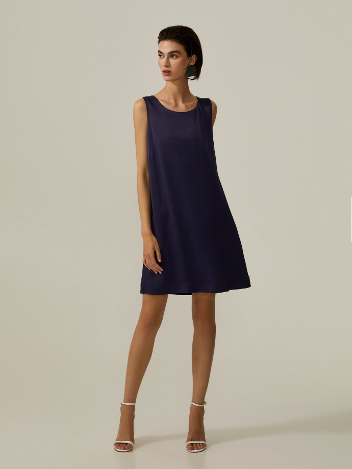 Short sleeveless dress