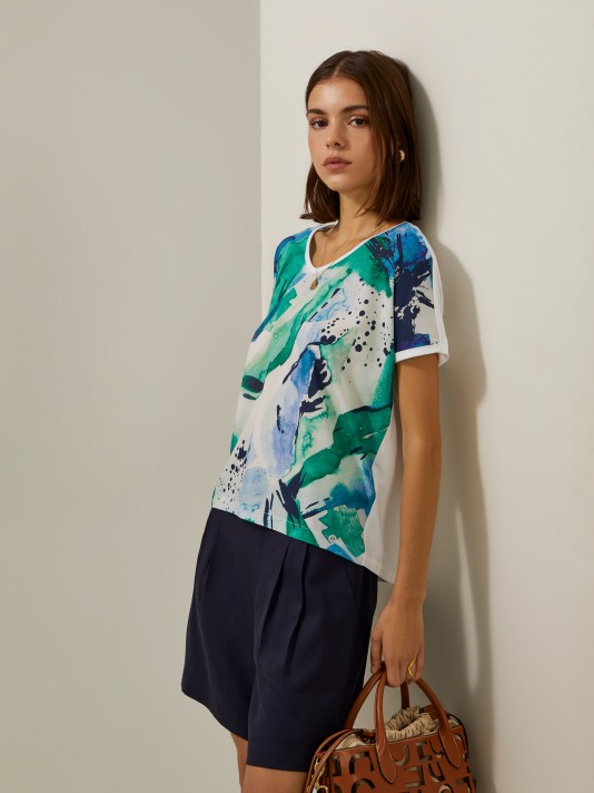Abstract pattern t-shirt