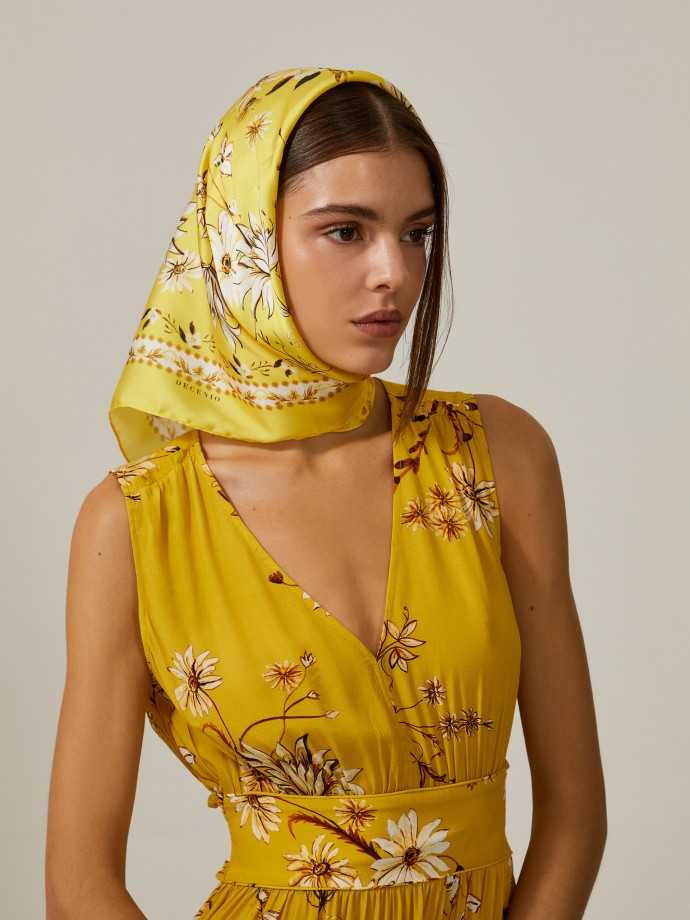 Floral pattern scarf