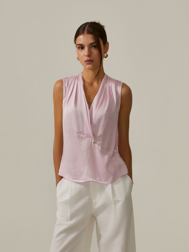 Sleeveless blouse Sleeveless blouse