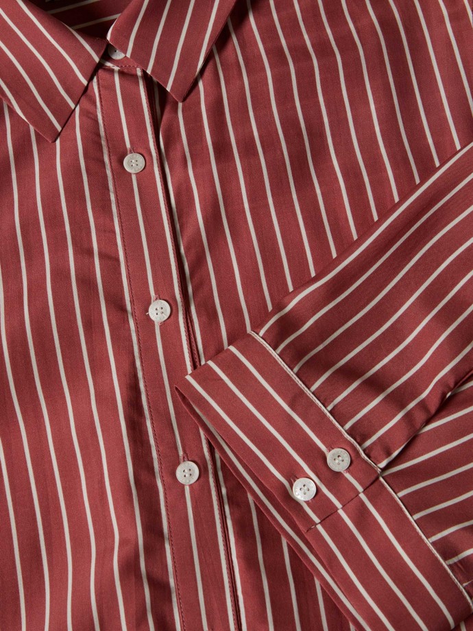 3/4 sleeve striped shirt