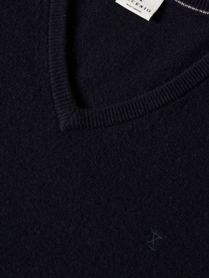 Merino wool pullover