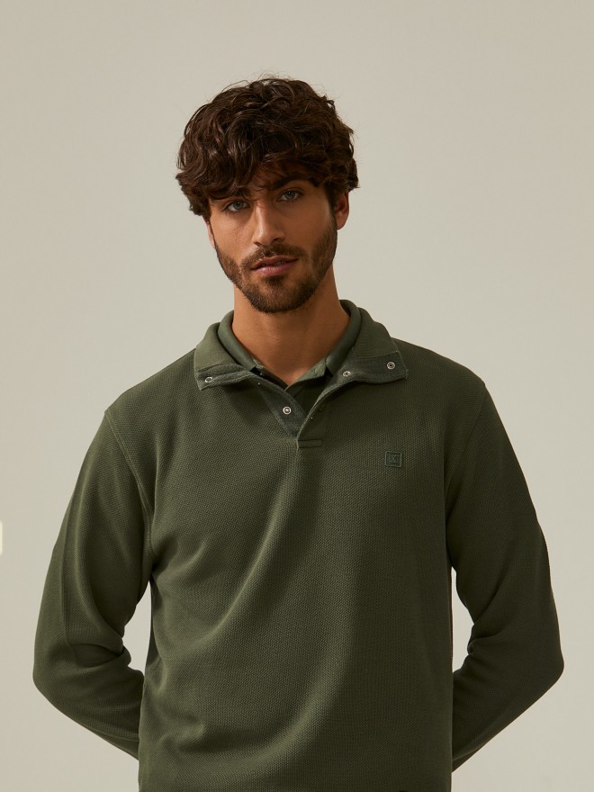 Sweater with springs