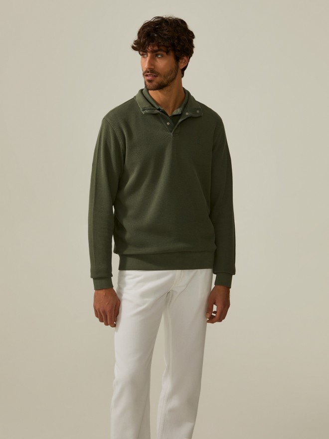 Sweater with springs
