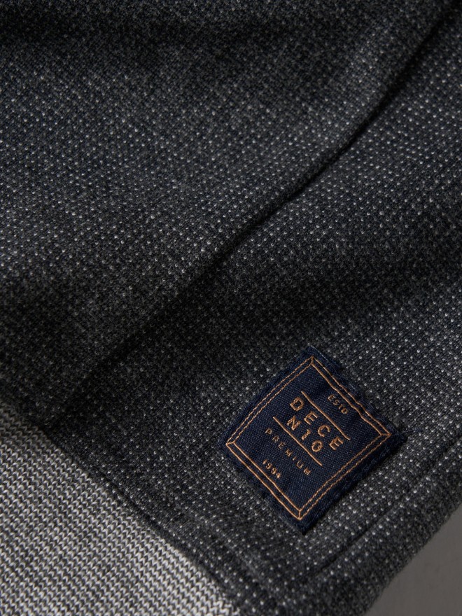 Two-tone zip-up sweater Two-tone zip-up sweater
