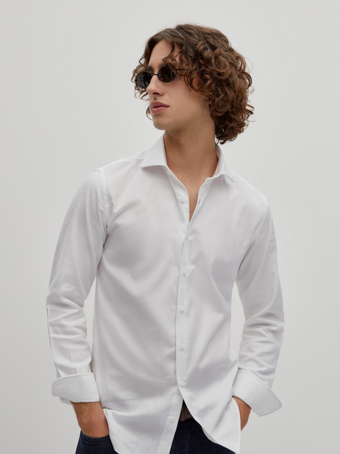 Classic slim fit shirt