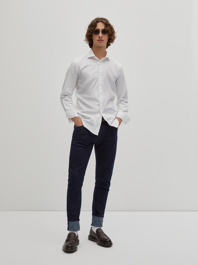 Classic slim fit shirt