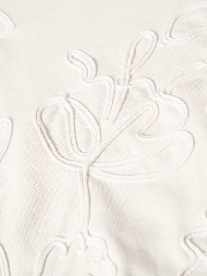 Jersey con bordado floral
