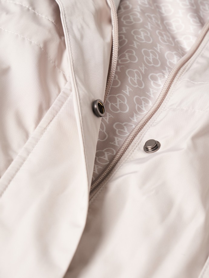 Parka con capucha