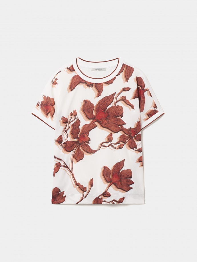 Camiseta con estampado floral