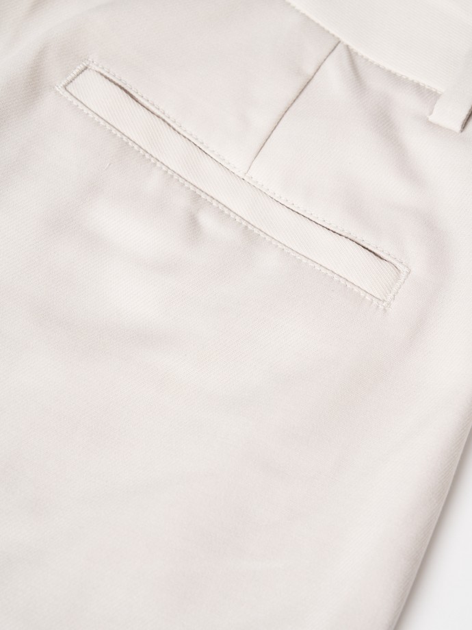 Pantaln clsico de corte recto
