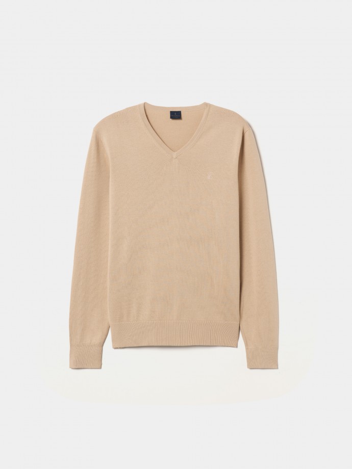 V-neck pullover