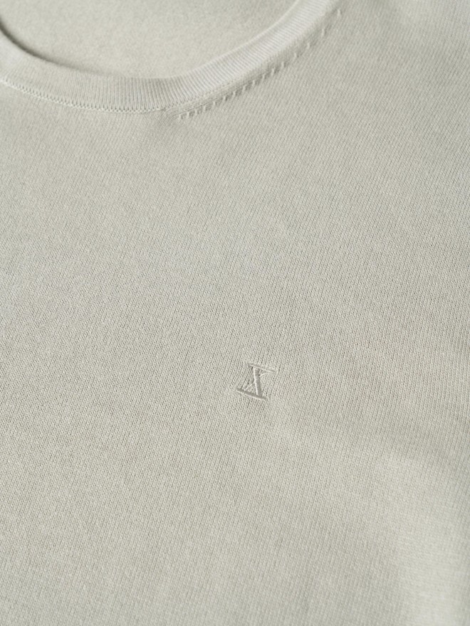 Round neck pullover Round neck pullover