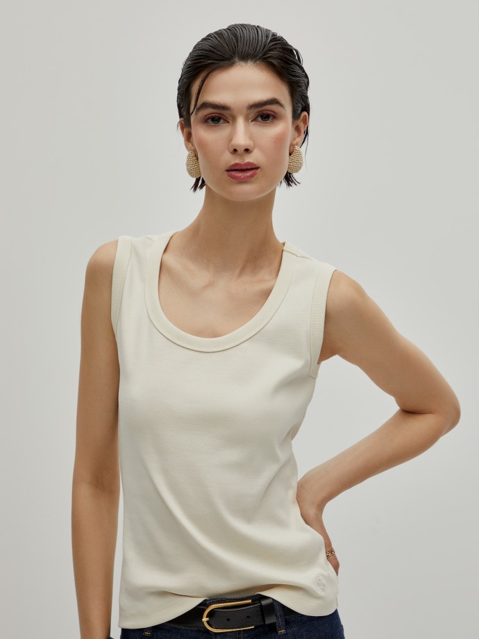 Sleeveless top