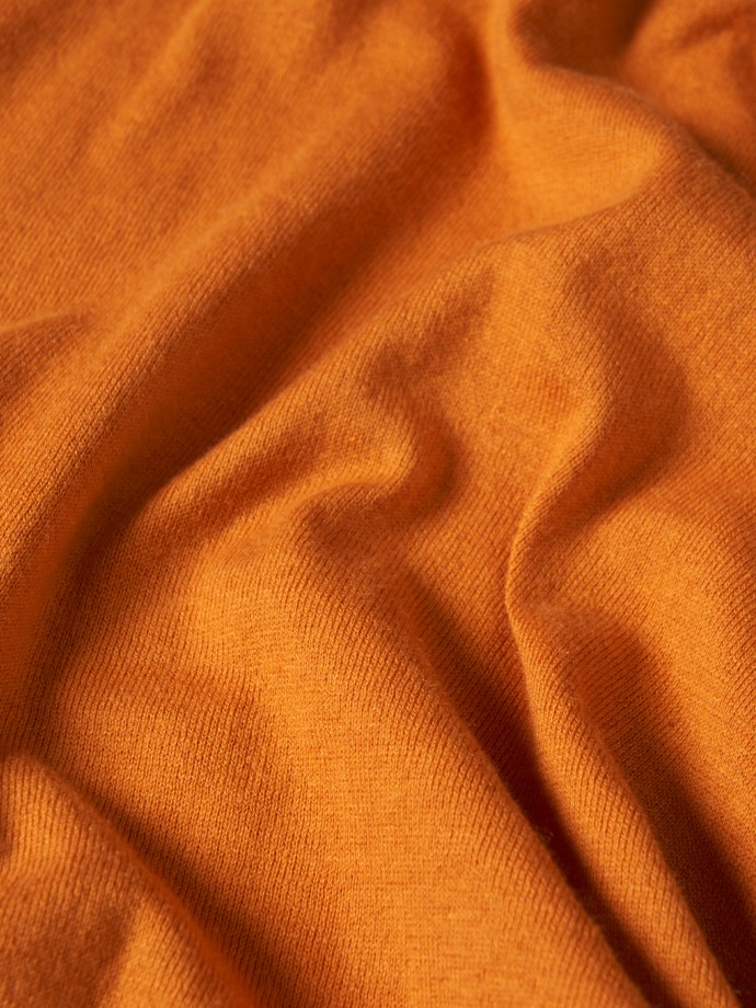 V-neck pullover