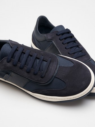 Zapatillas de piel y ante. Zapatillas de piel y ante.