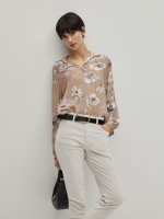 Fluid blouse with print