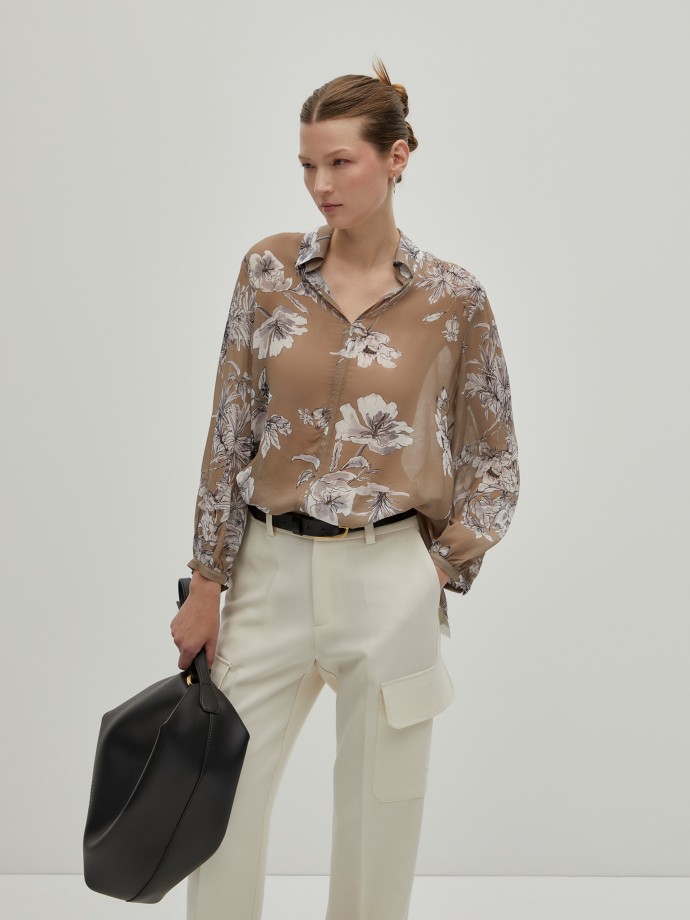 Fluid blouse with print