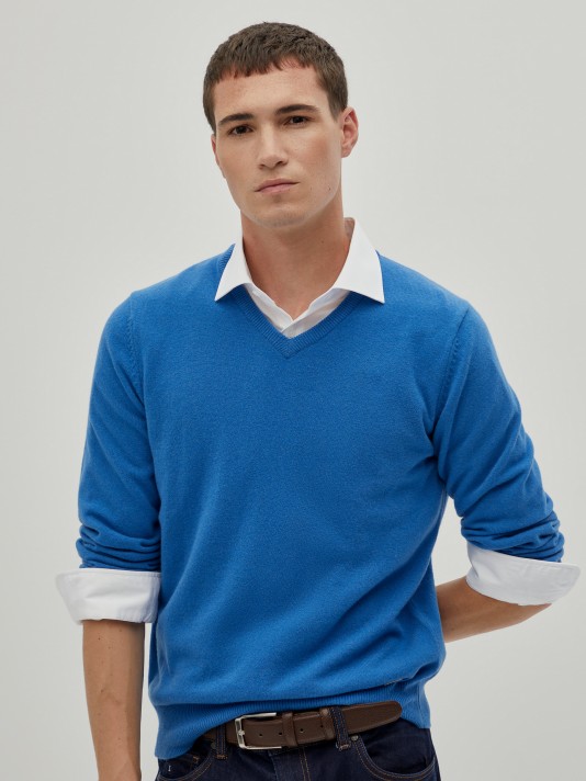 V-neck jumper