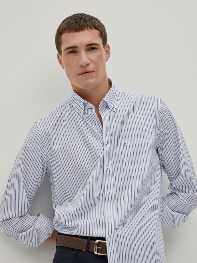 Camisa regular fit s riscas