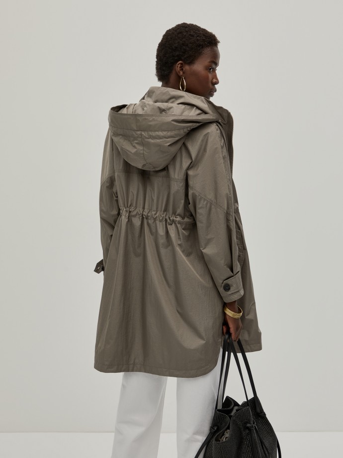 Parka con capucha