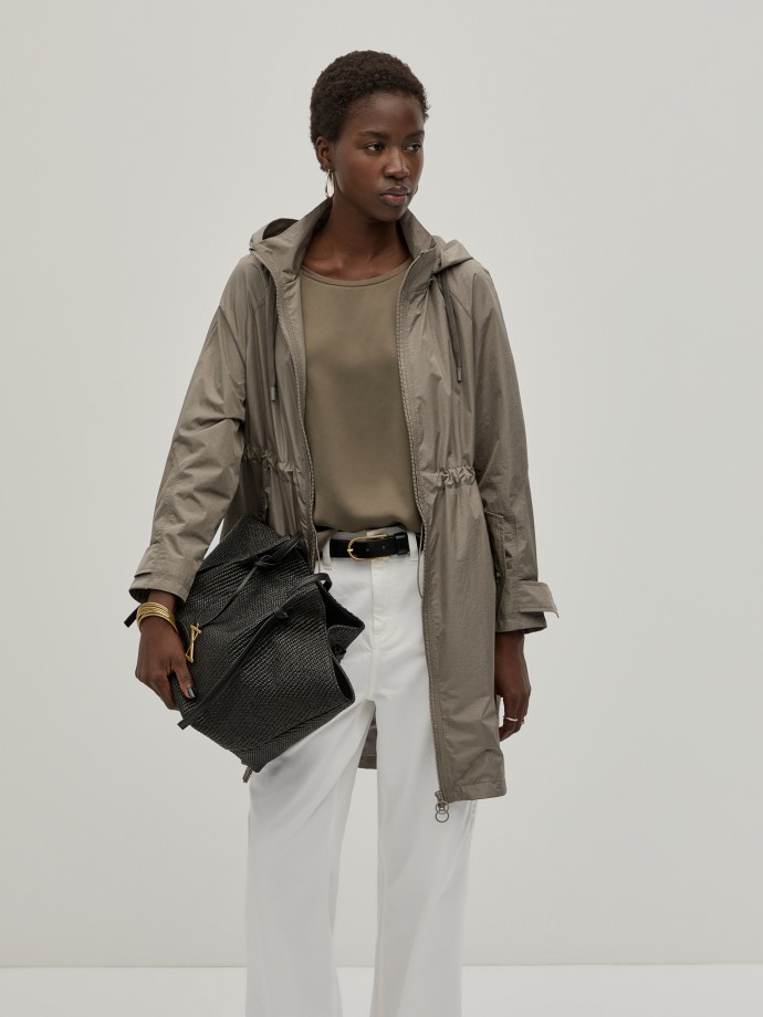 Parka con capucha