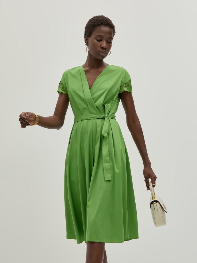 Vestido midi com cinto Vestido midi com cinto