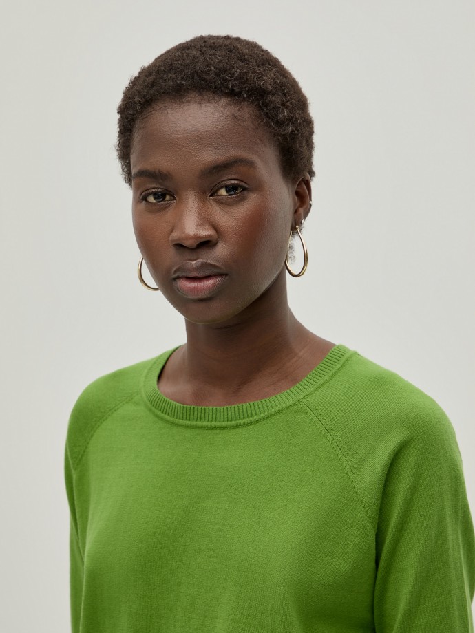 Knitted sweater with cotton and silk