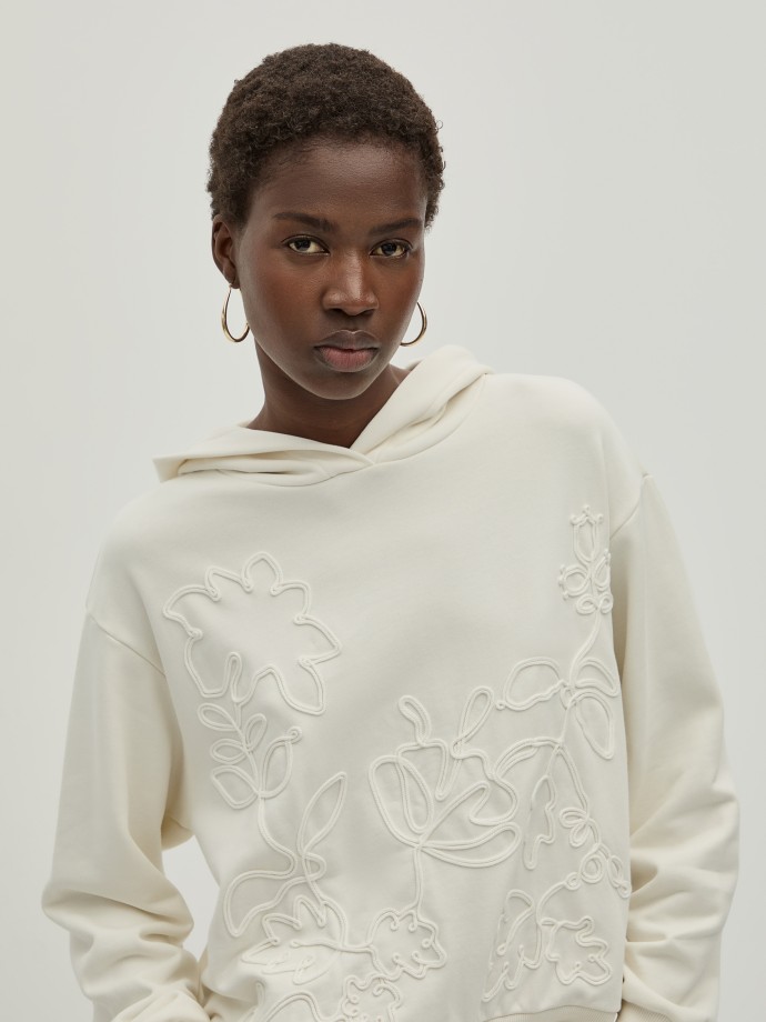 Jersey con bordado floral