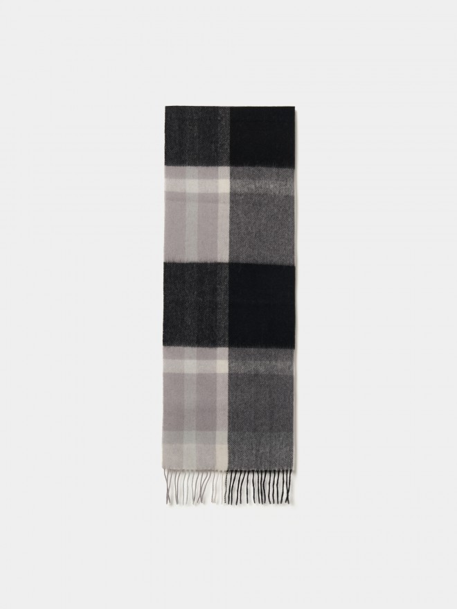 Plaid wool scarf