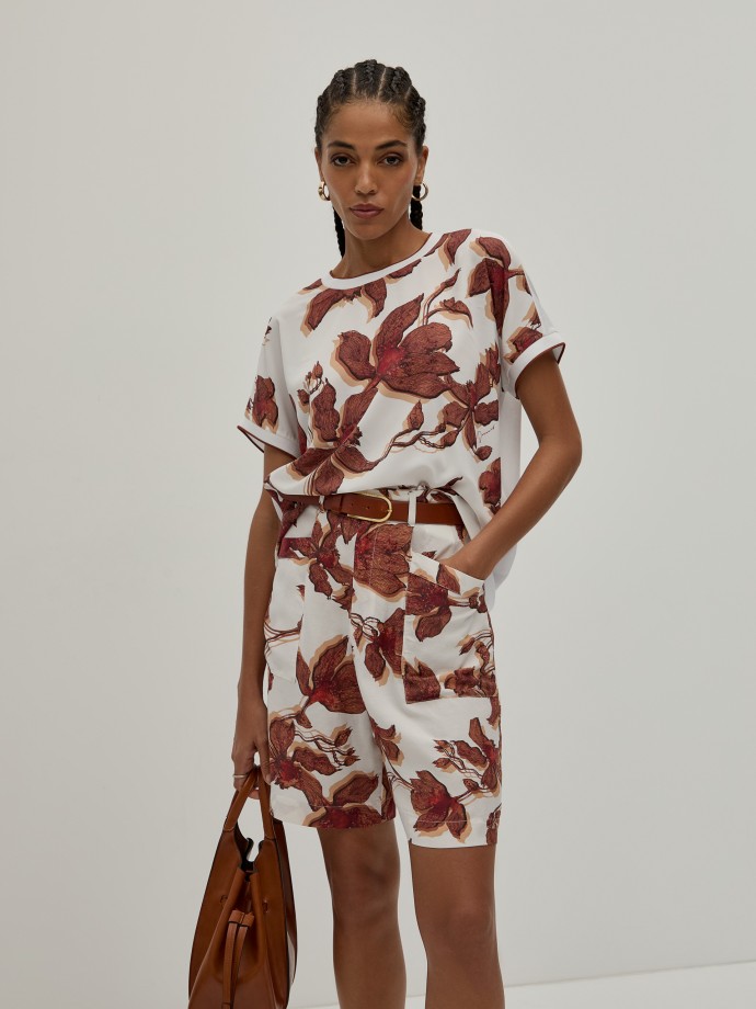 Floral pattern t-shirt Floral pattern t-shirt