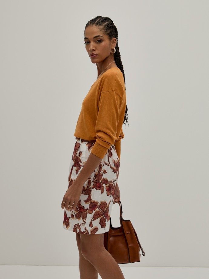 V-neck pullover