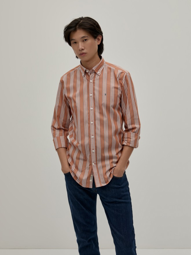 Camisa slim fit con rayas Camisa slim fit con rayas