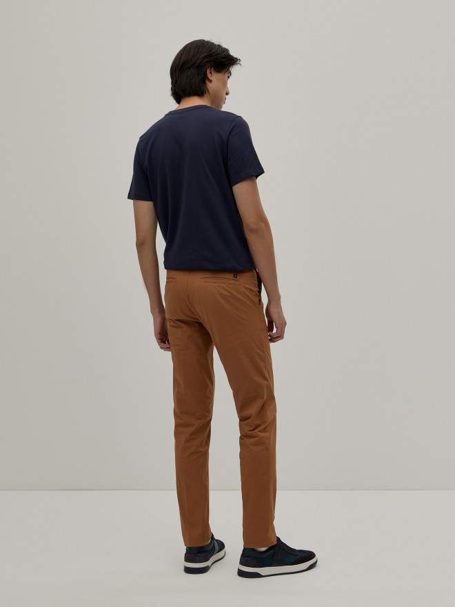 Pantalón Chino Regular Fit Pantalón Chino Regular Fit