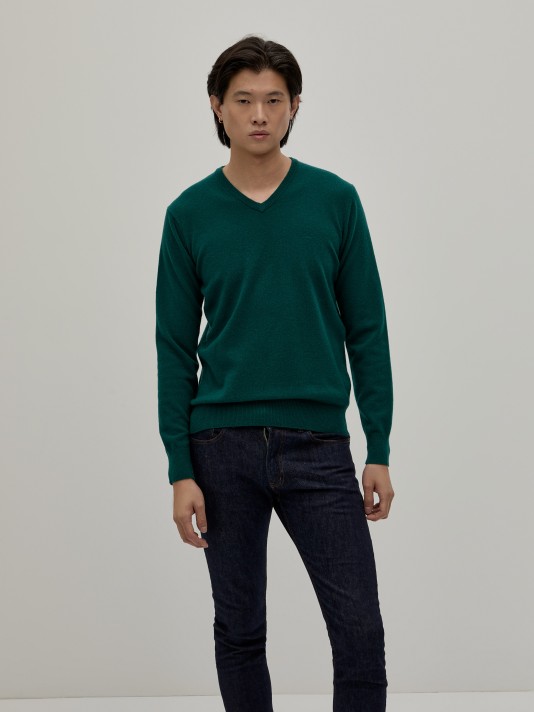 V-neck pullover