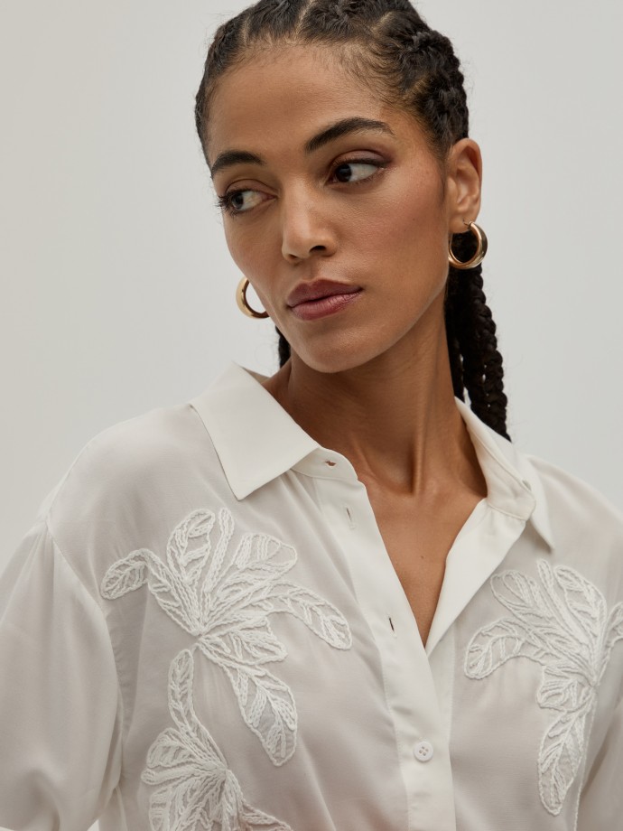 Blusa bordada