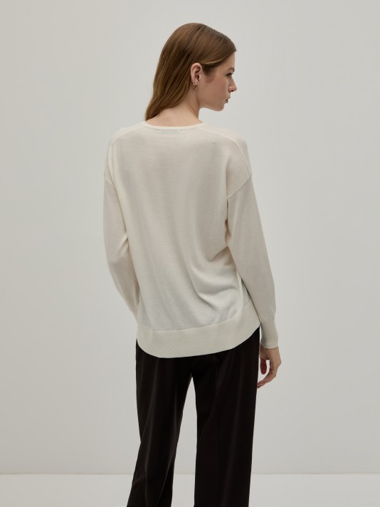 V-neck knitted sweater