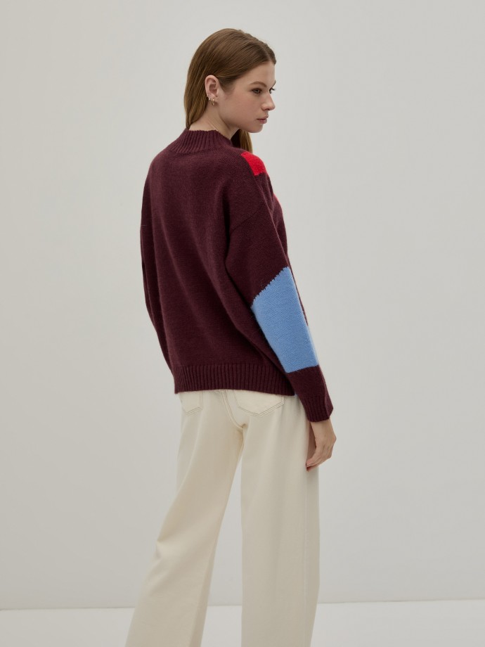 Sweater with geometric pattern